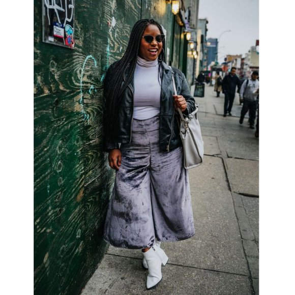 Anthropologie Pants - Blogger Favorite Anthropologie Maeve Velvet Wide Leg Cropped Jumpsuit Overalls L